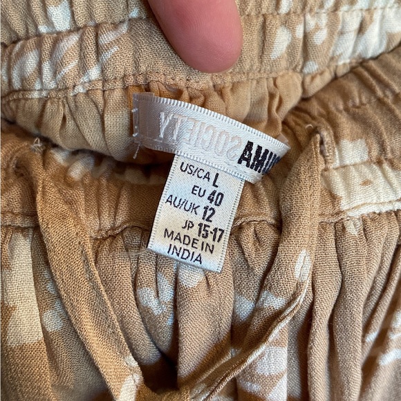 4/15$ Lulus Amuse Society Beige Floral Mini Skirt - Picture 9 of 12